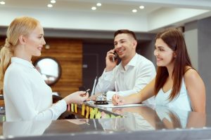 Upselling negli hotel le strategie segrete per farti spendere di più